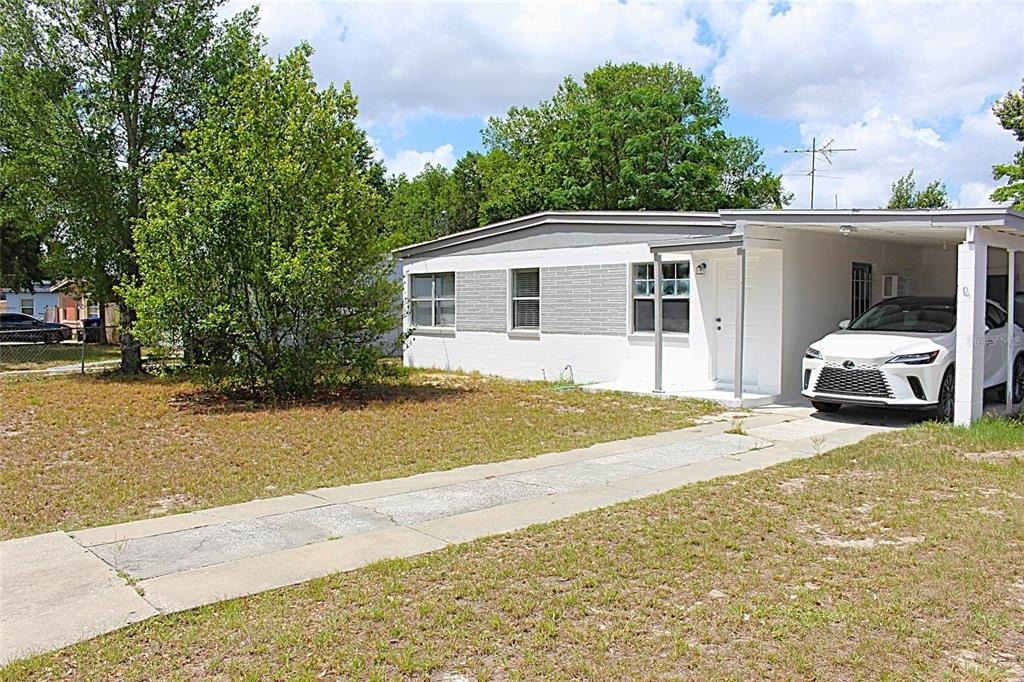 520 Hacienda Court - Photo 2