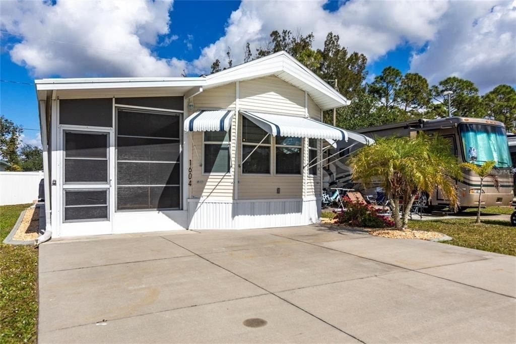 1604 N Manatee Loop - Photo 1