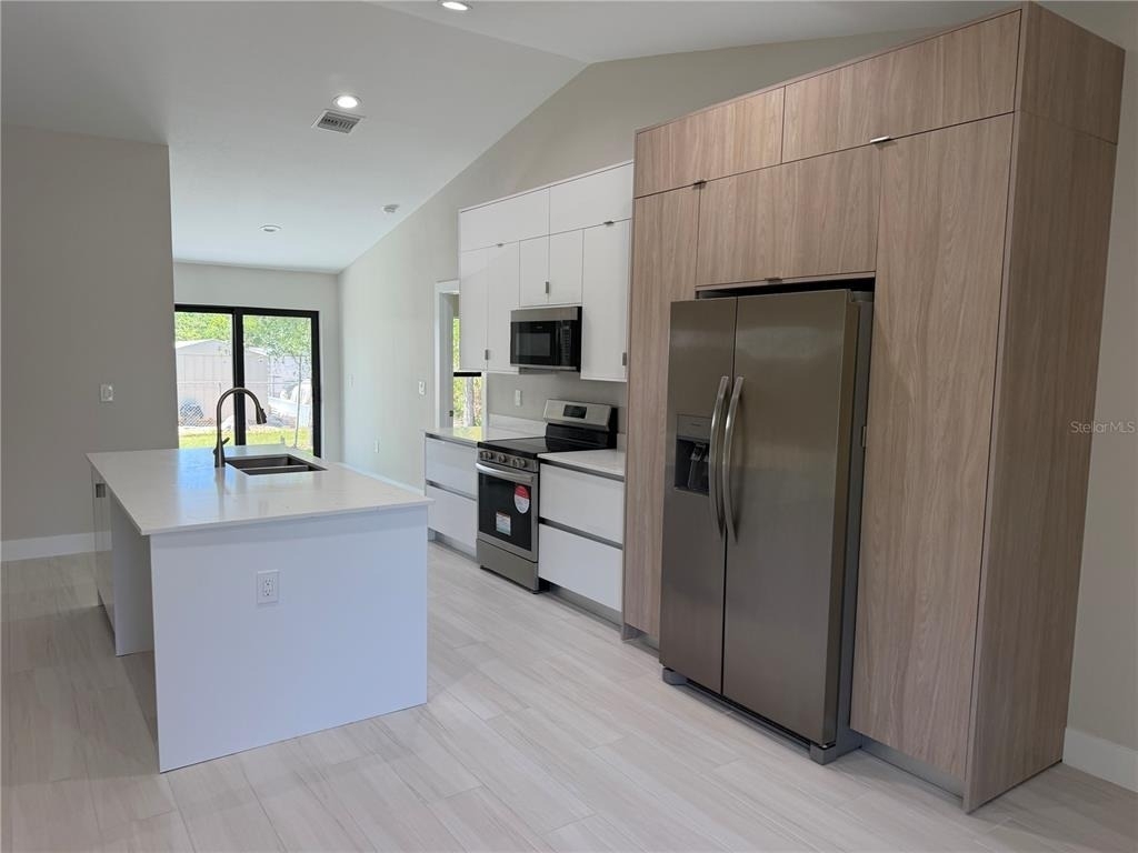 23367 Mayville Avenue - Photo 4