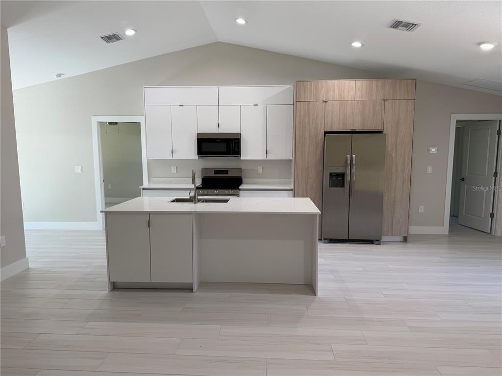 23367 Mayville Avenue - Photo 3