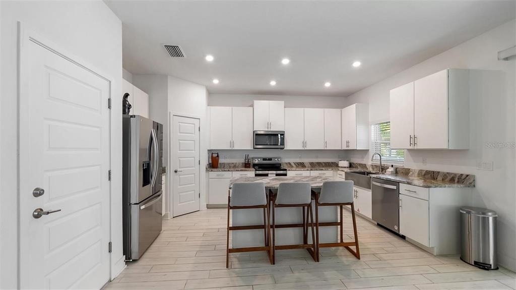 2587 Temple Street - Photo 3