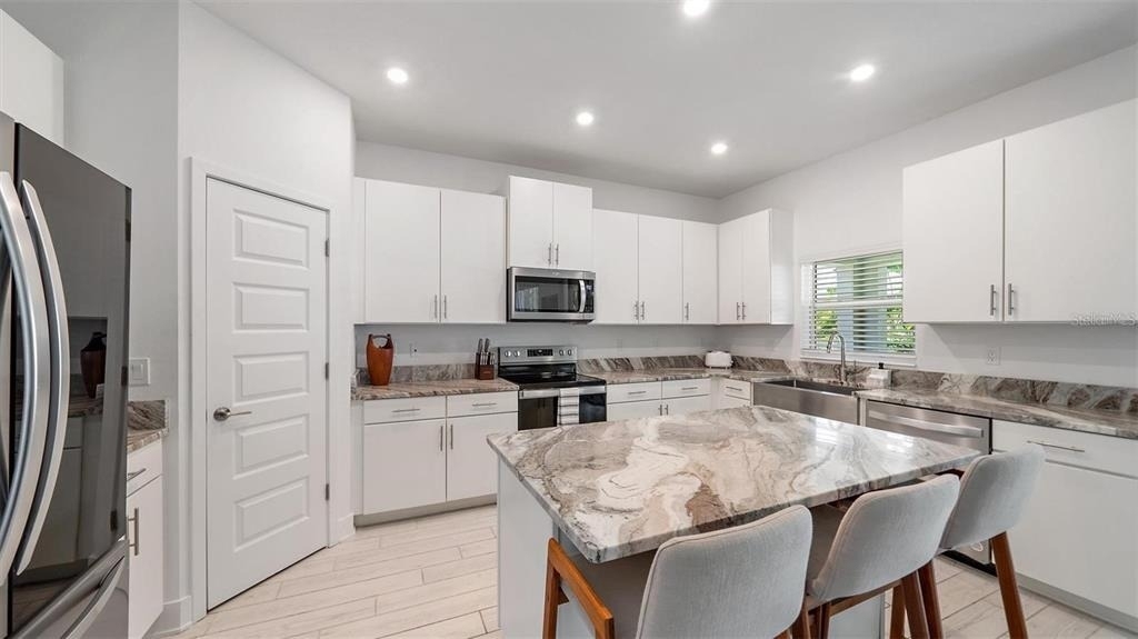2587 Temple Street - Photo 4