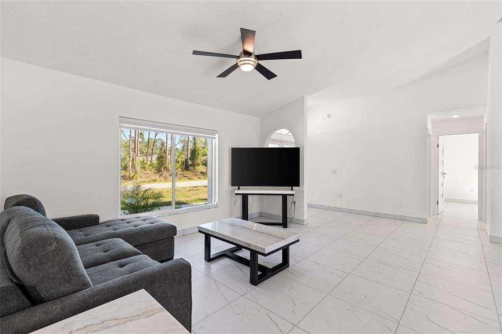 4485 Hansard Avenue - Photo 7