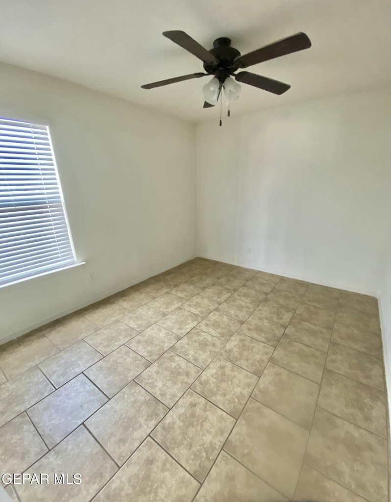 9228 San Lorenzo Avenue - Photo 9