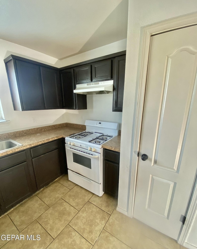9228 San Lorenzo Avenue - Photo 5