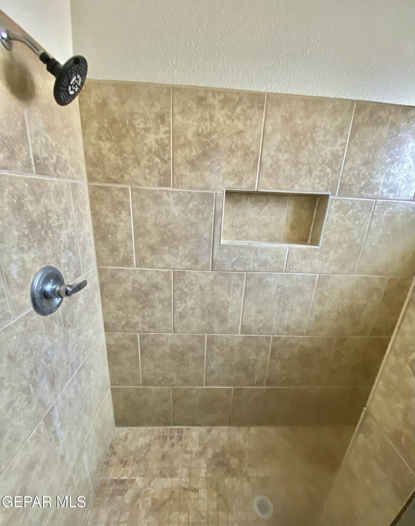 9228 San Lorenzo Avenue - Photo 12