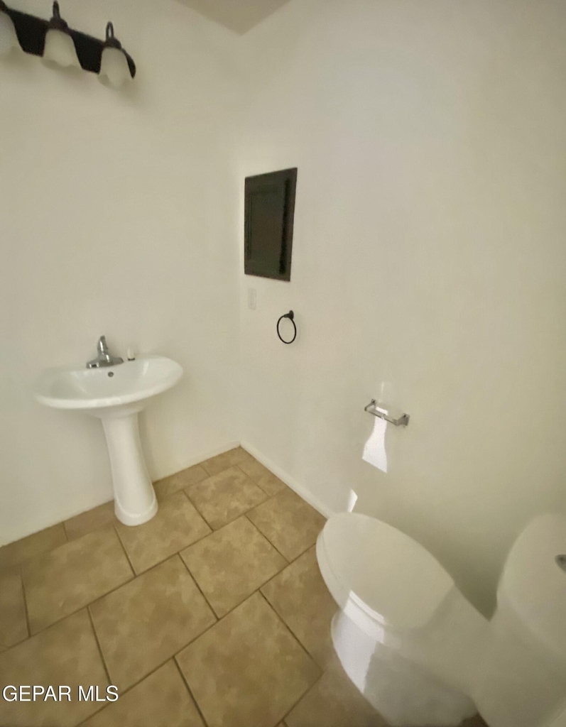 9228 San Lorenzo Avenue - Photo 11