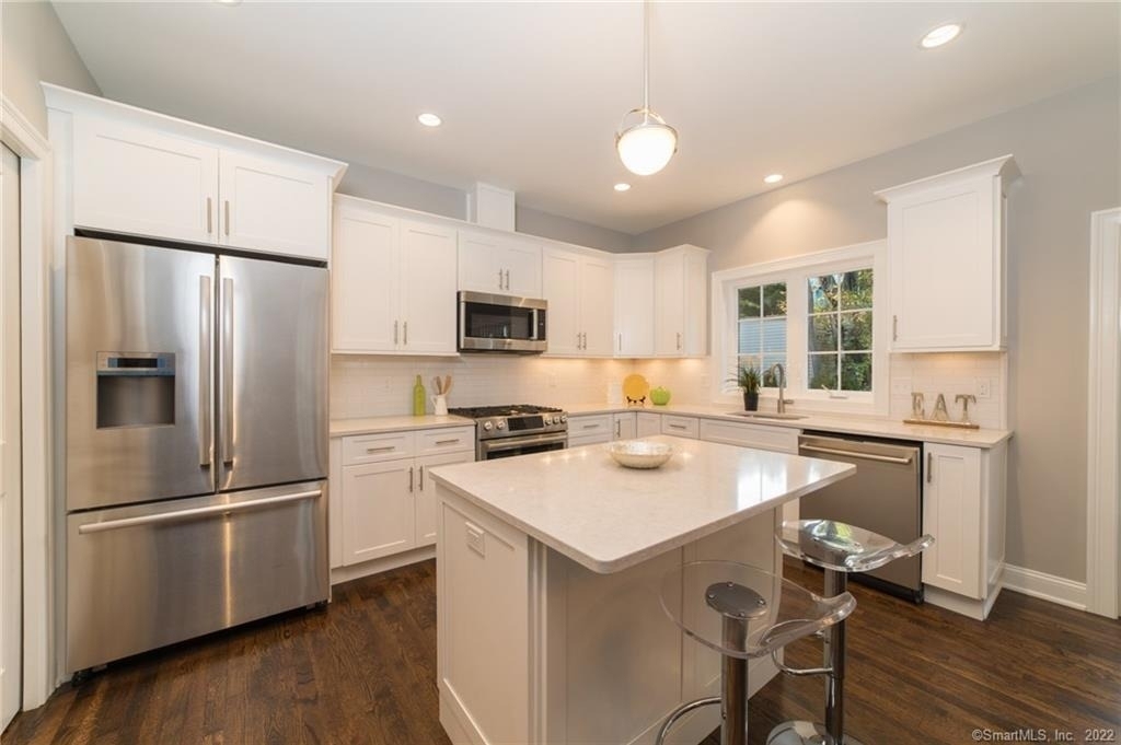 68 Anderson Street - Photo 1