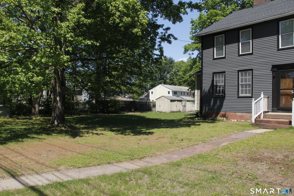 204 Poquonock Avenue - Photo 1