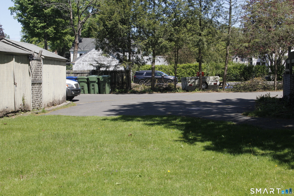204 Poquonock Avenue - Photo 2