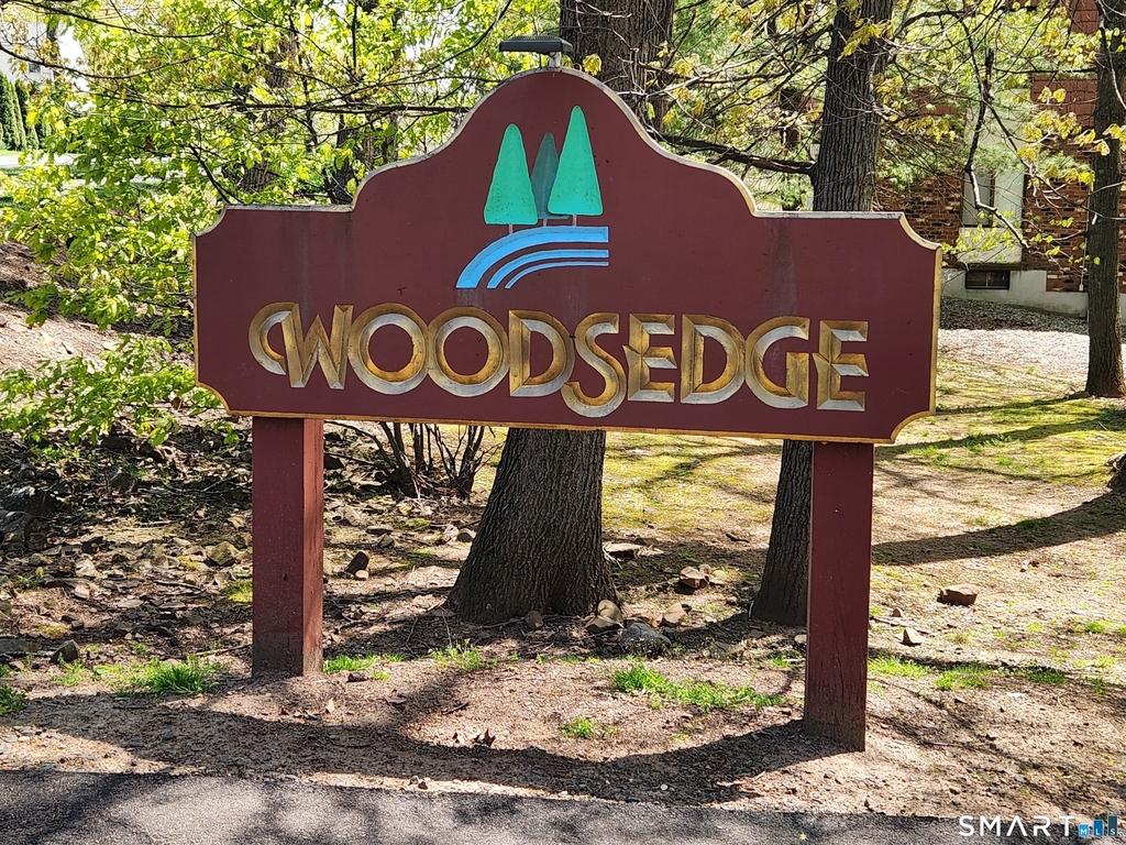 15 Woodsedge Drive - Photo 0