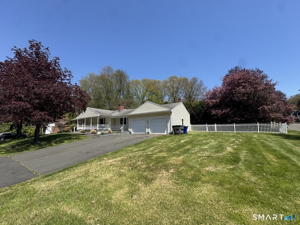 44 Saint James Avenue - Photo 1