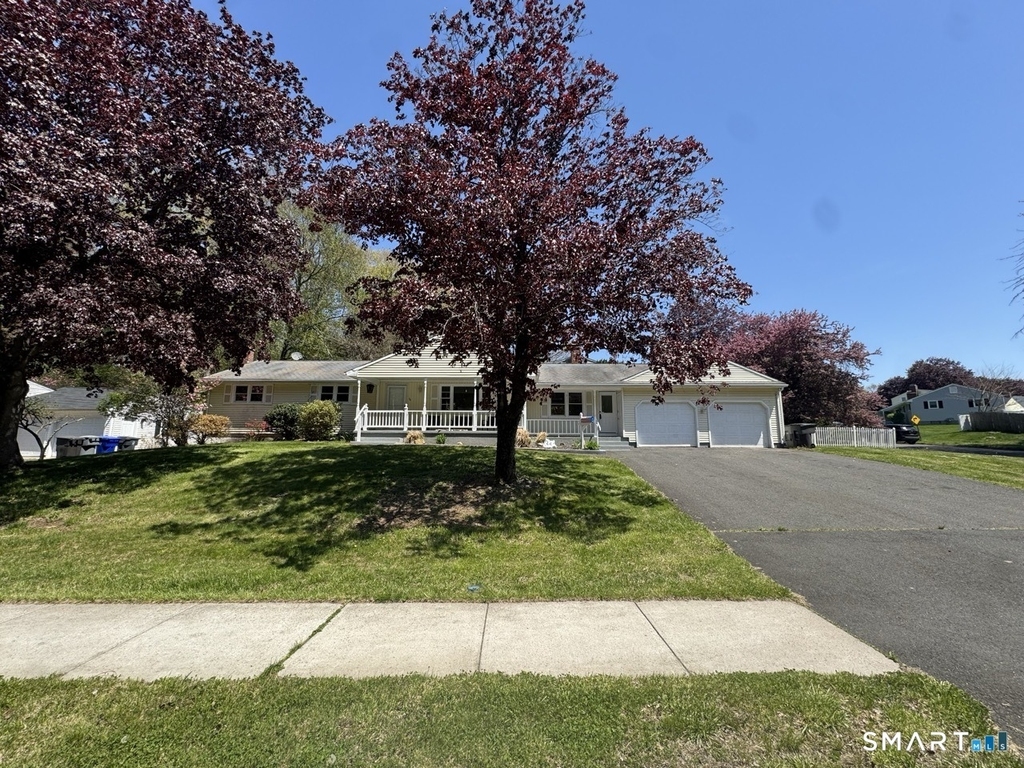 44 Saint James Avenue - Photo 0