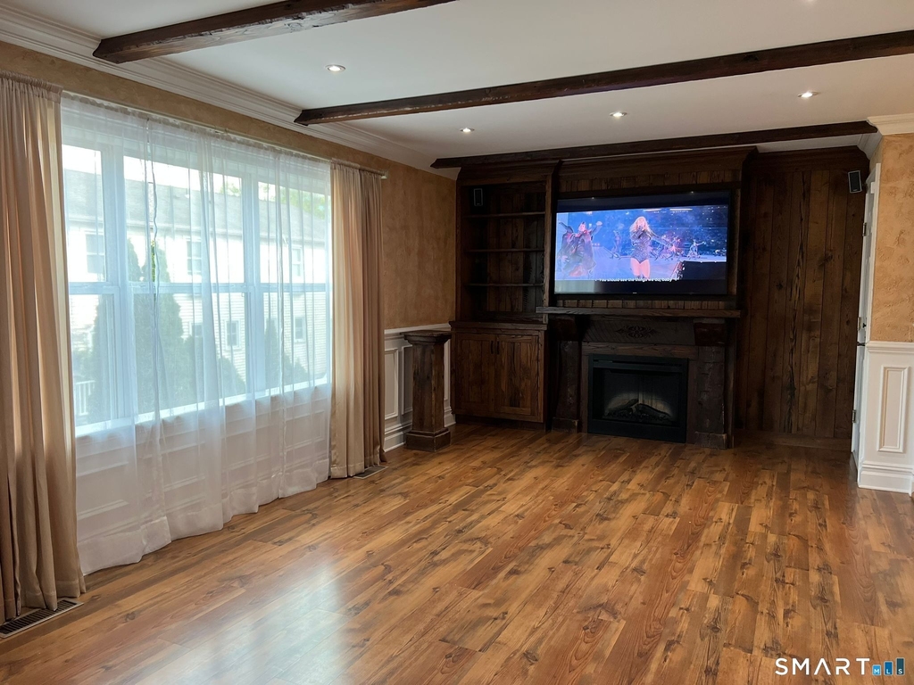 15 Ferris Avenue - Photo 1
