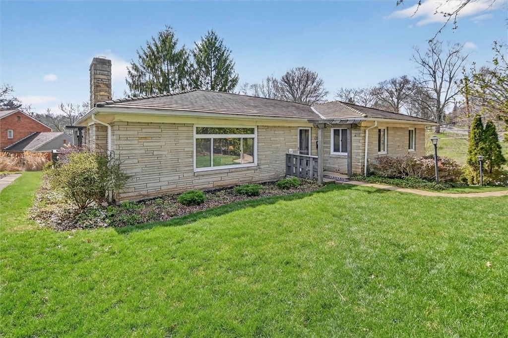 462 Greenhurst Dr - Photo 0