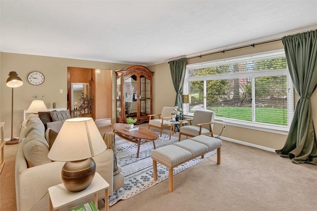 462 Greenhurst Dr - Photo 3
