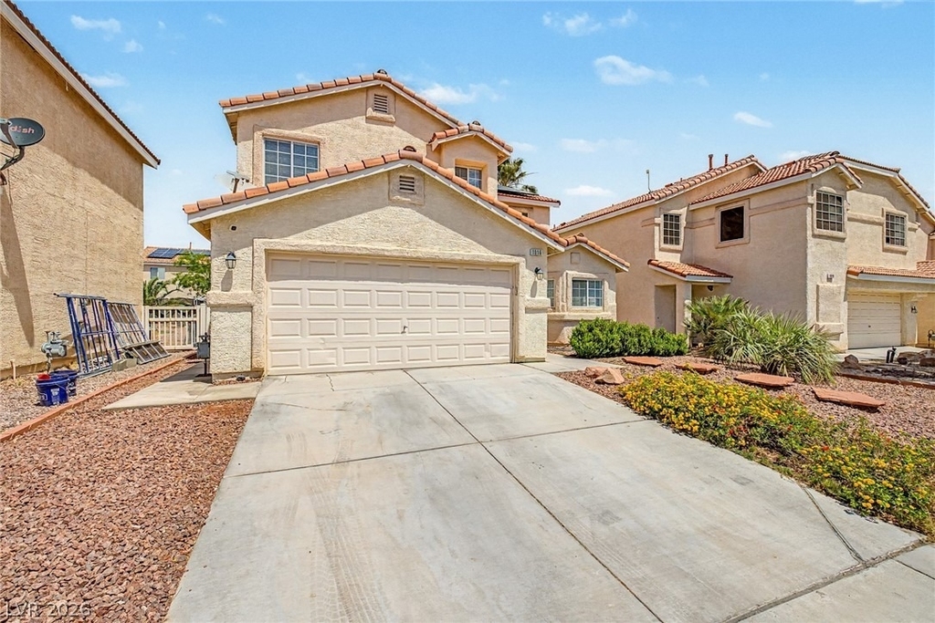 1016 Monarch Mystic Avenue - Photo 2