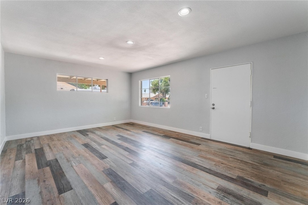 1921 Franklin Avenue - Photo 3