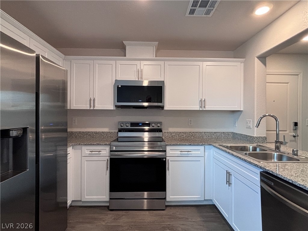 2833 Champagne Gold Avenue - Photo 3