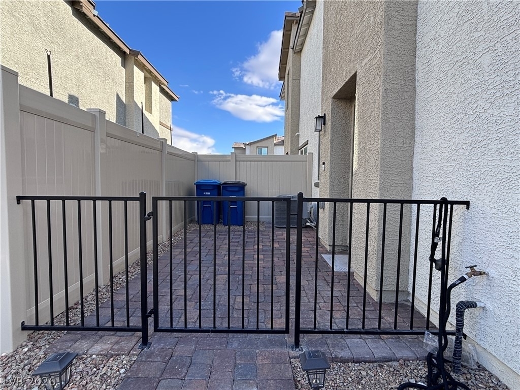 2833 Champagne Gold Avenue - Photo 17
