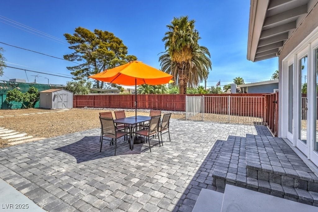 2400 Sherman Place - Photo 28