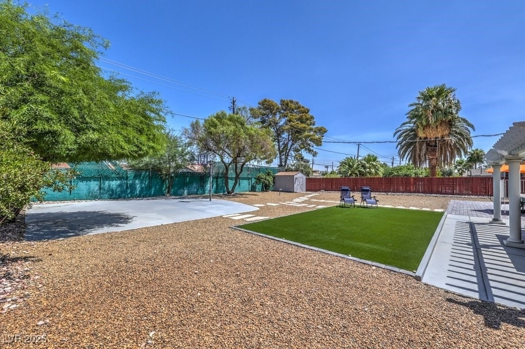 2400 Sherman Place - Photo 30