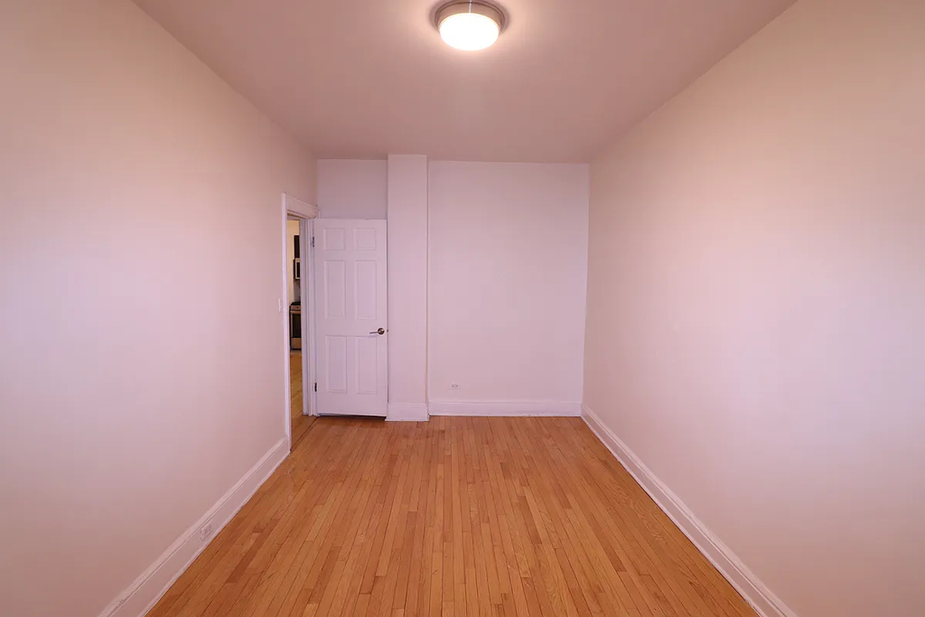 37-33 College Point Boulevard - Photo 2