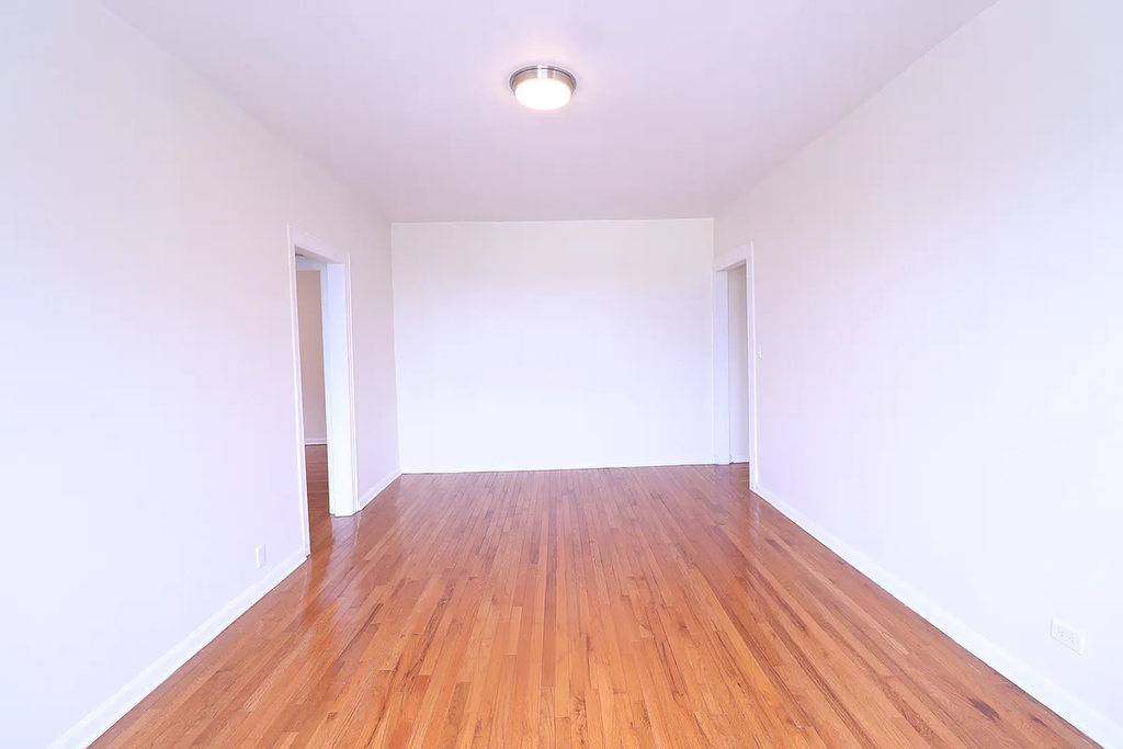 37-33 College Point Boulevard - Photo 2