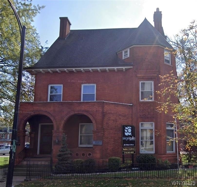 88 W Utica Street - Photo 0