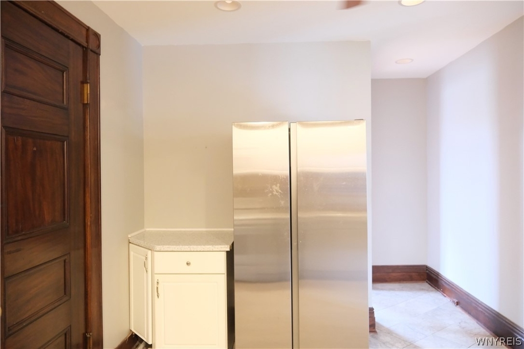 88 W Utica Street - Photo 3