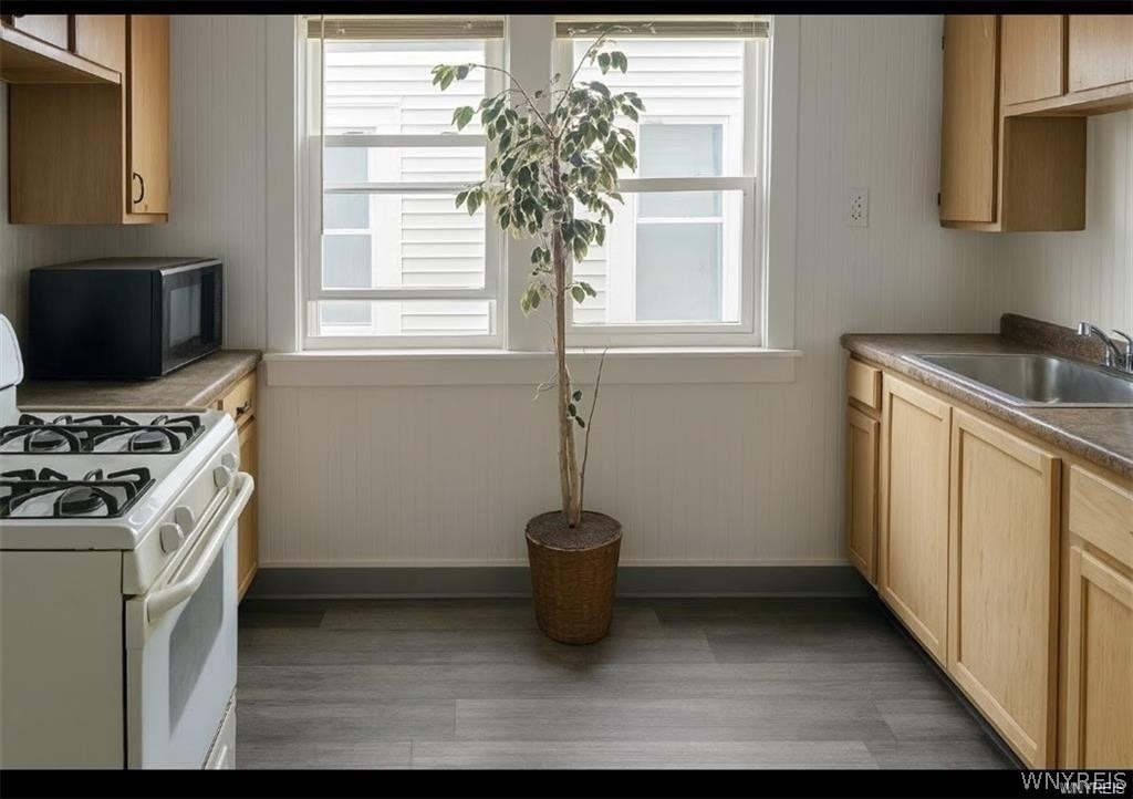 196 Englewood Avenue - Photo 3