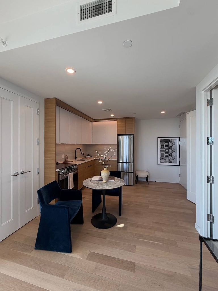 395 Carroll Street - Photo 4