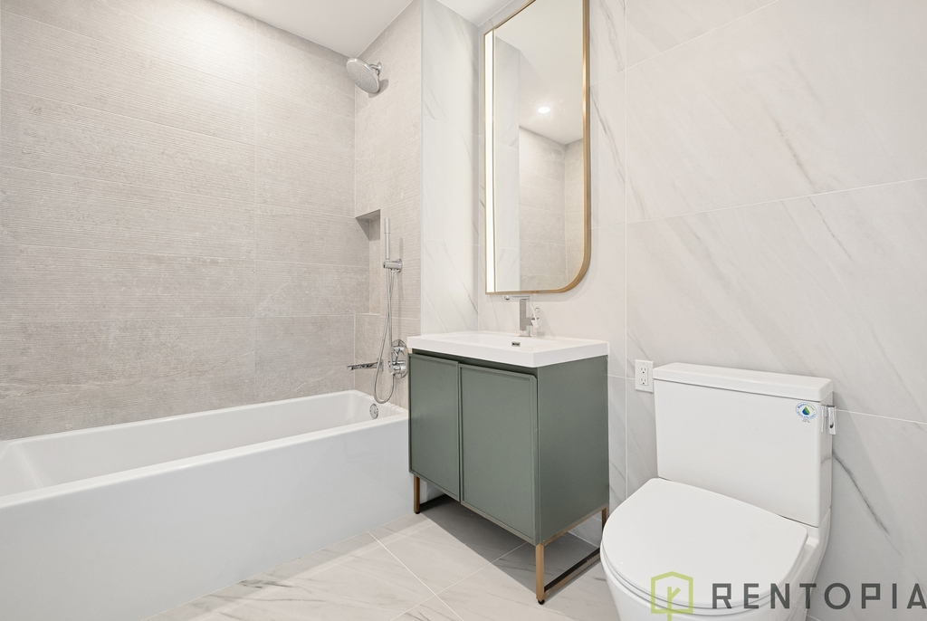 960 Franklin Avenue - Photo 7