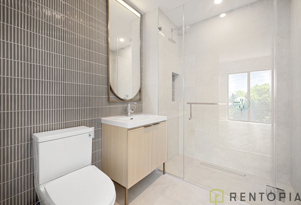 960 Franklin Avenue - Photo 8