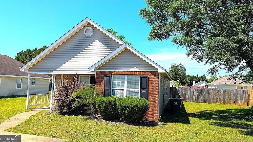 210 Strawbridge Lane - Photo 0
