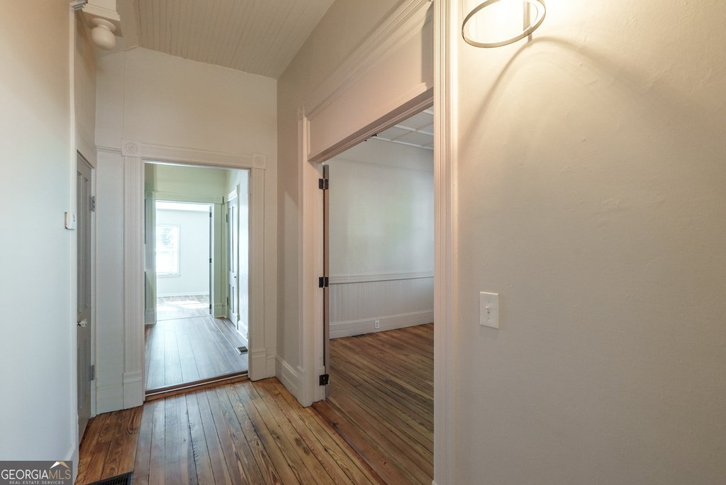 243 Boulevard - Photo 7