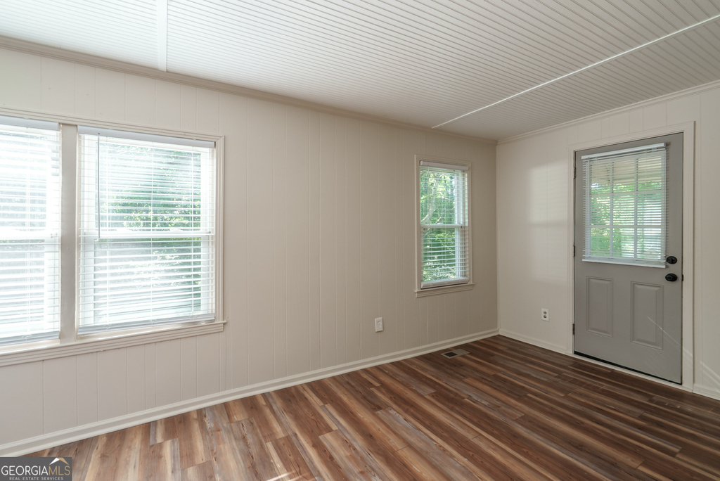243 Boulevard - Photo 18