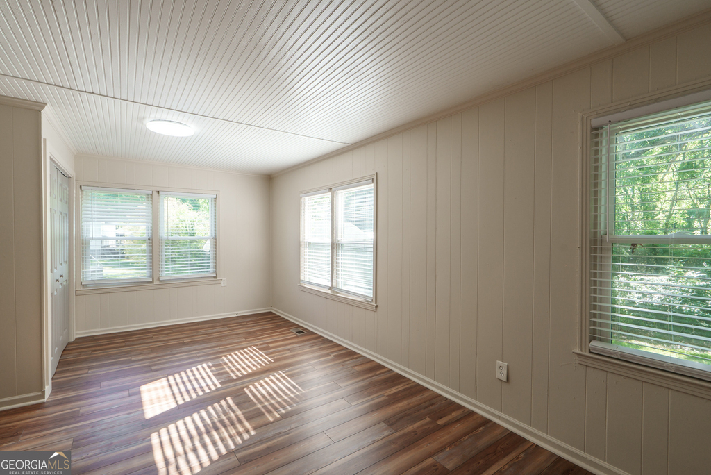 243 Boulevard - Photo 20