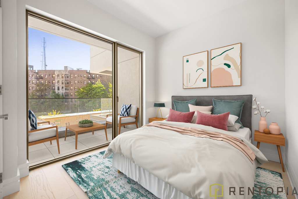 960 Franklin Avenue - Photo 5