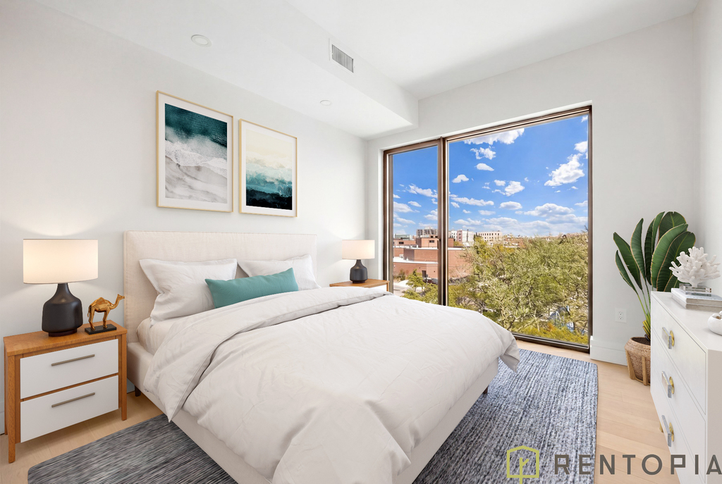 960 Franklin Avenue - Photo 4