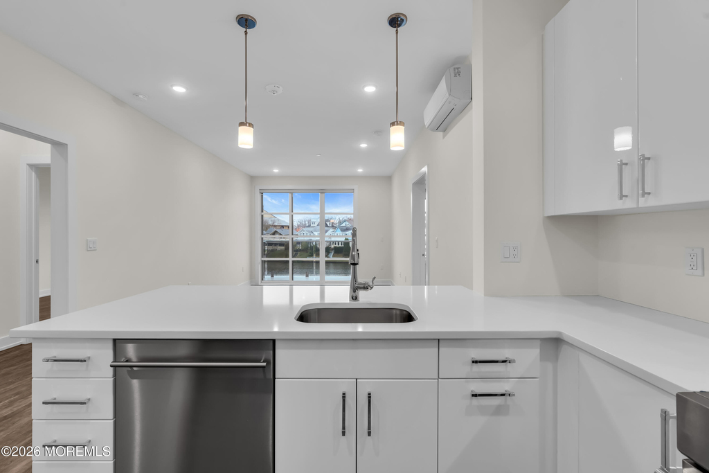 521 Lake Avenue - Photo 2