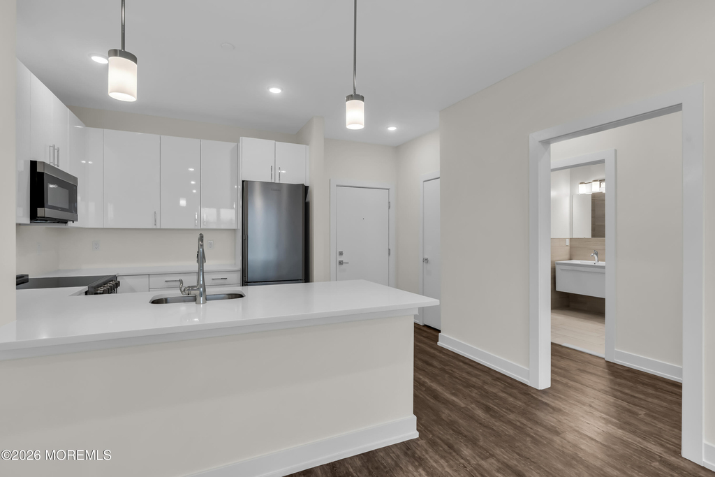 521 Lake Avenue - Photo 4