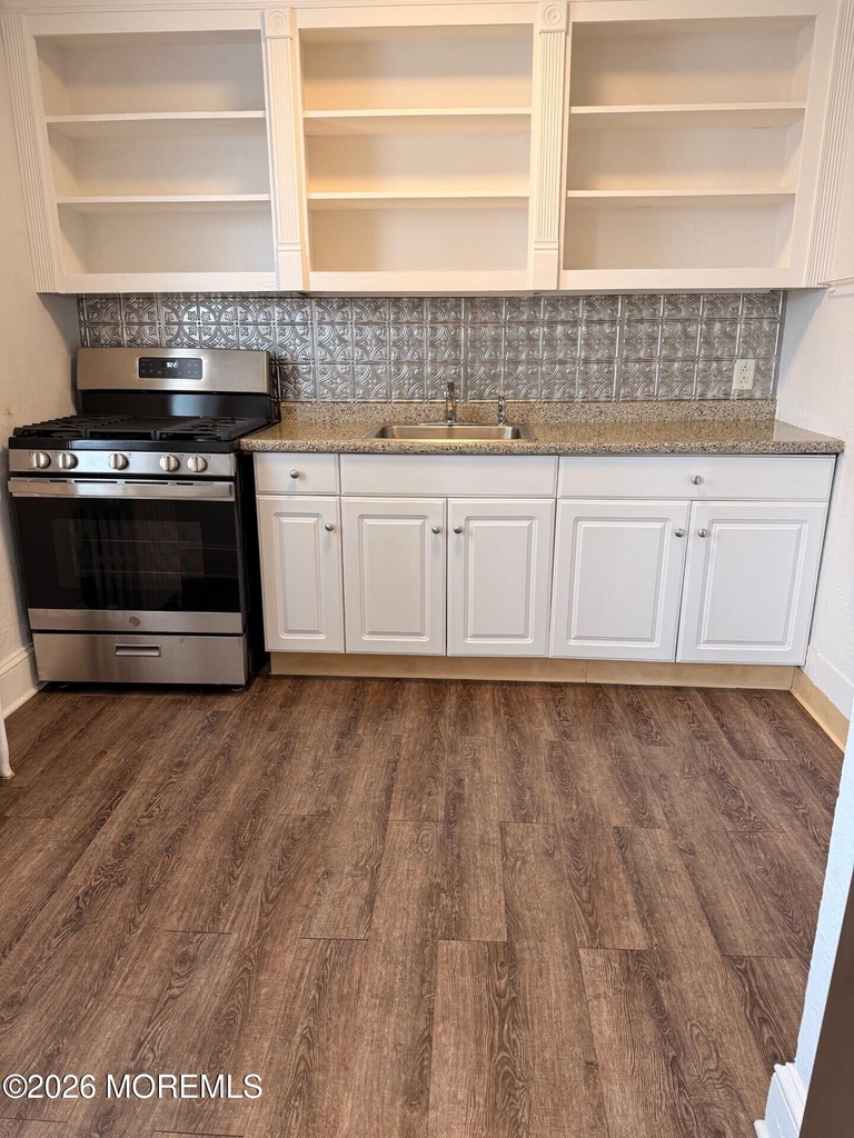 1005 Main Street - Photo 0