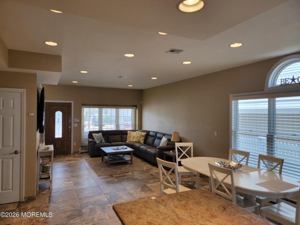 10 3rd Avenue - Photo 8