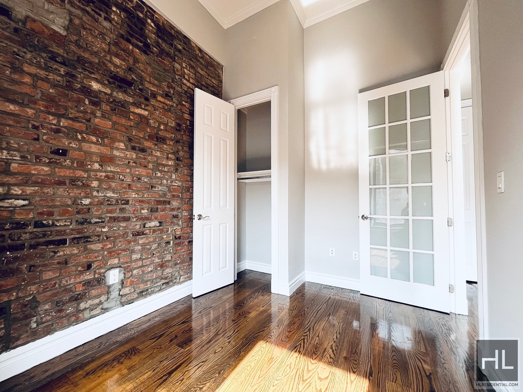 E 13th St. - Photo 4