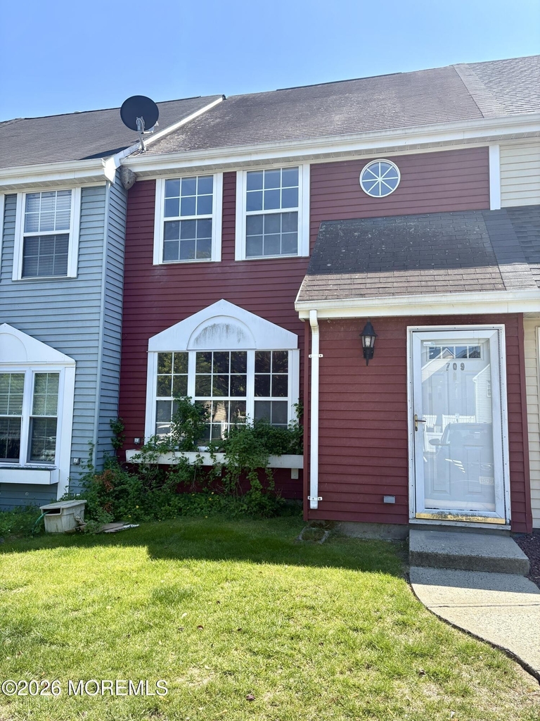709 Lady Slipper Court - Photo 1