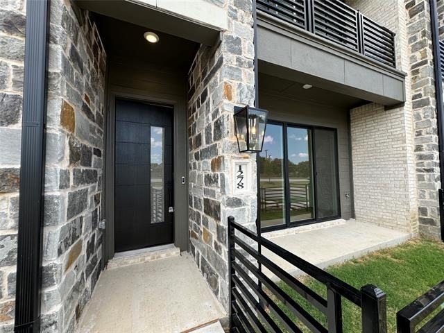 1278 Daybreak Drive - Photo 2
