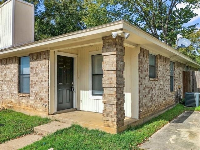 821 N Mesquite Street - Photo 1