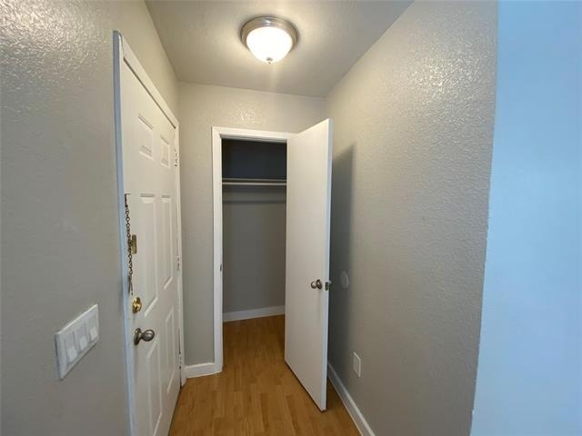 701 W Sycamore Street - Photo 3