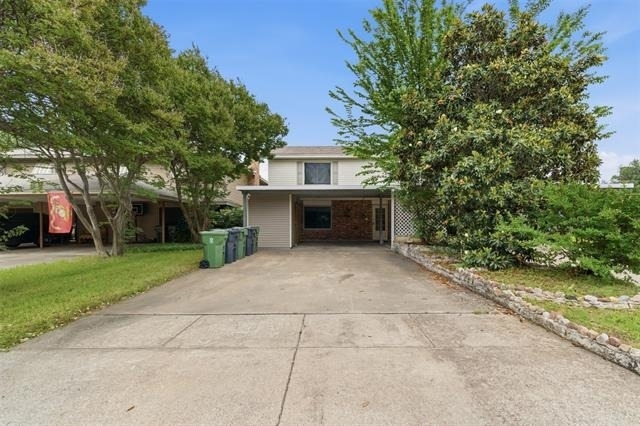 2113 Fleur De Lis Court - Photo 0